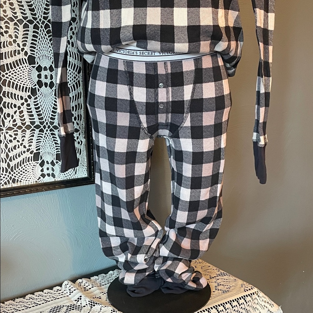 Victoria's Secret Black and White Plaid Pajama Set - Picture 4 of 7
